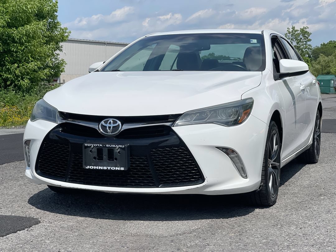 Used 2015 Toyota Camry XSE with VIN 4T1BK1FK0FU555075 for sale in New Hampton, NY