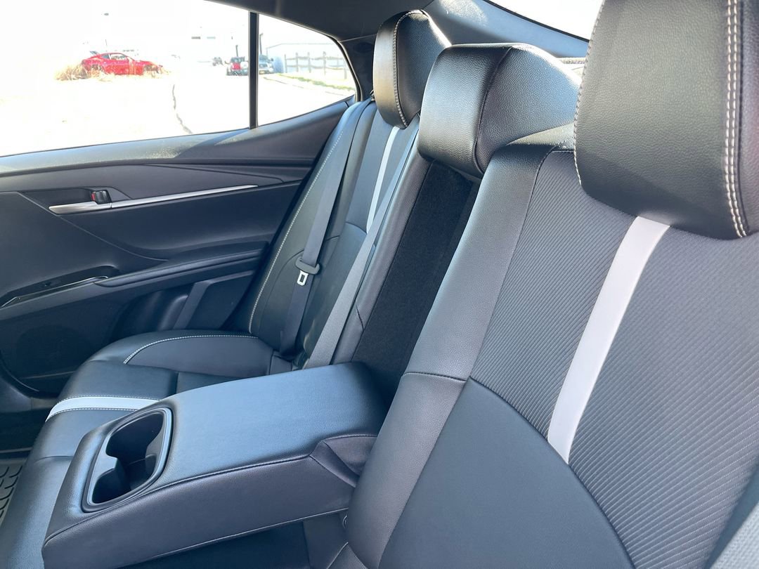 2025 Toyota Camry SE - Photo 8