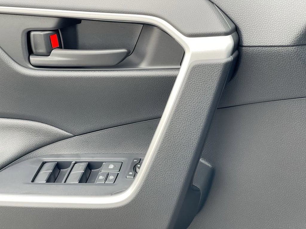 New 2025 Toyota RAV4 Hybrid LE LE AWD SUV