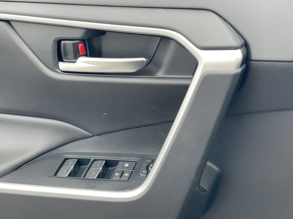 New 2025 Toyota RAV4 XLE XLE AWD SUV