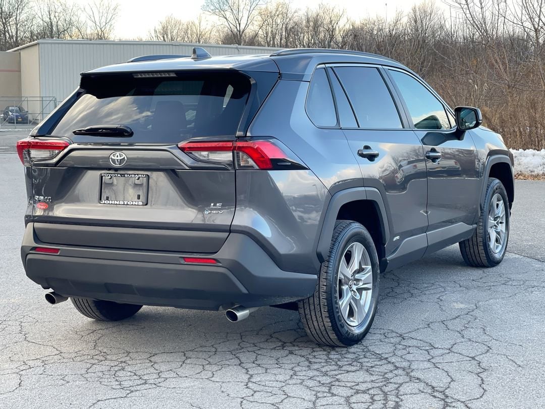 2025 Toyota RAV4 LE - Photo 14