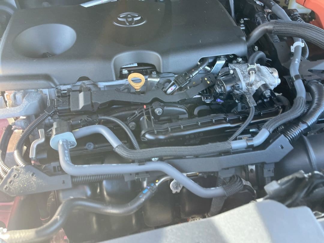 2025 Toyota RAV4 LE - Photo 13