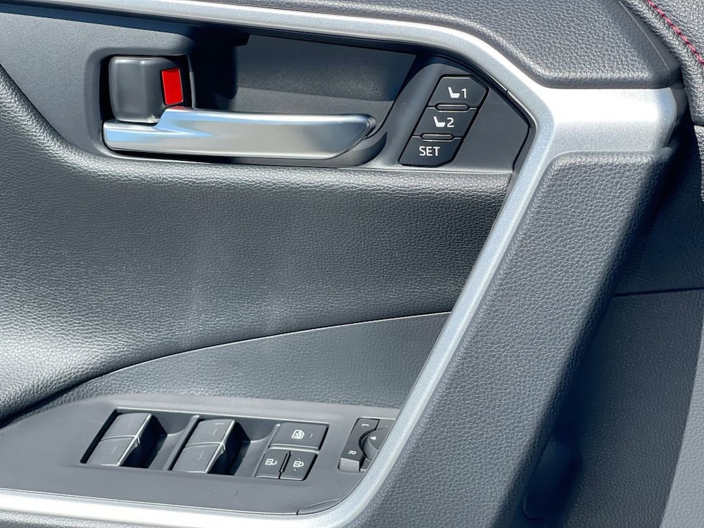 New 2025 Toyota RAV4 Plug-in Hybrid XSE PLUG-IN HYBRID