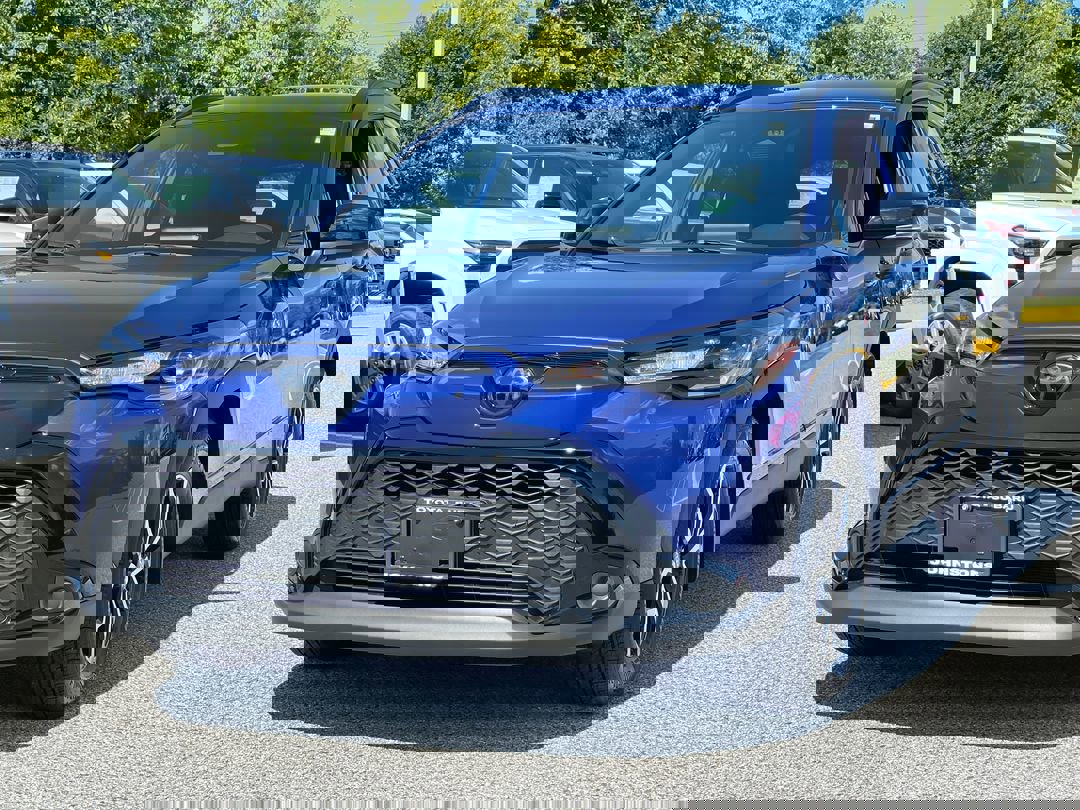 2025 Toyota Corolla Hybrid SE photo 2
