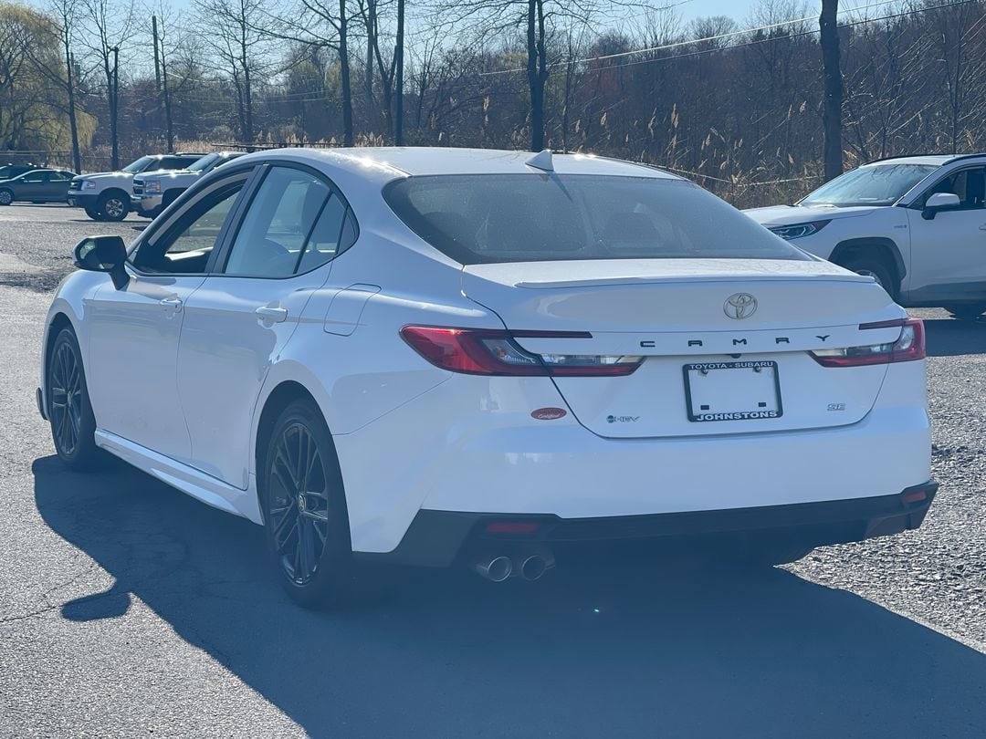 2025 Toyota Camry SE - Photo 13