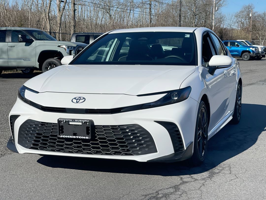 2025 Toyota Camry SE - Photo 12