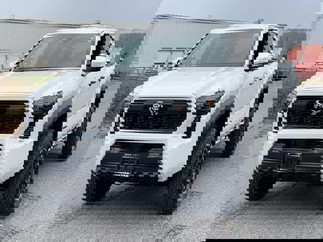 2025 Toyota Tacoma TRD photo 2