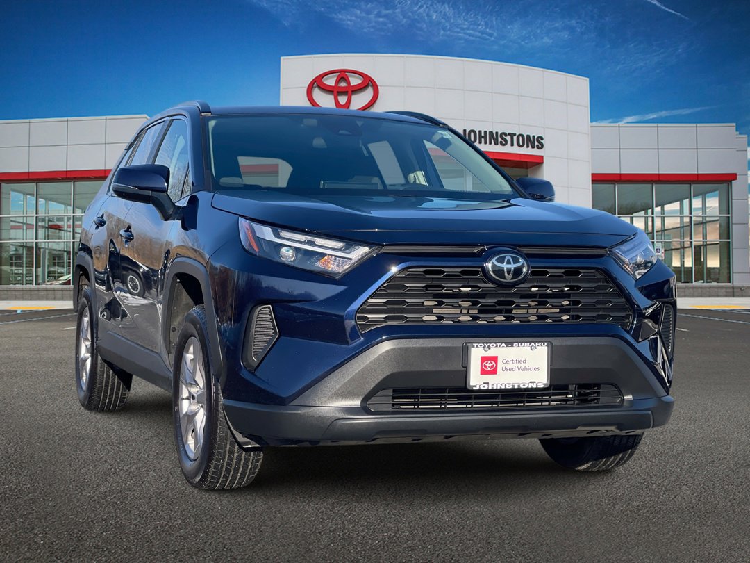2025 Toyota RAV4 XLE's photo