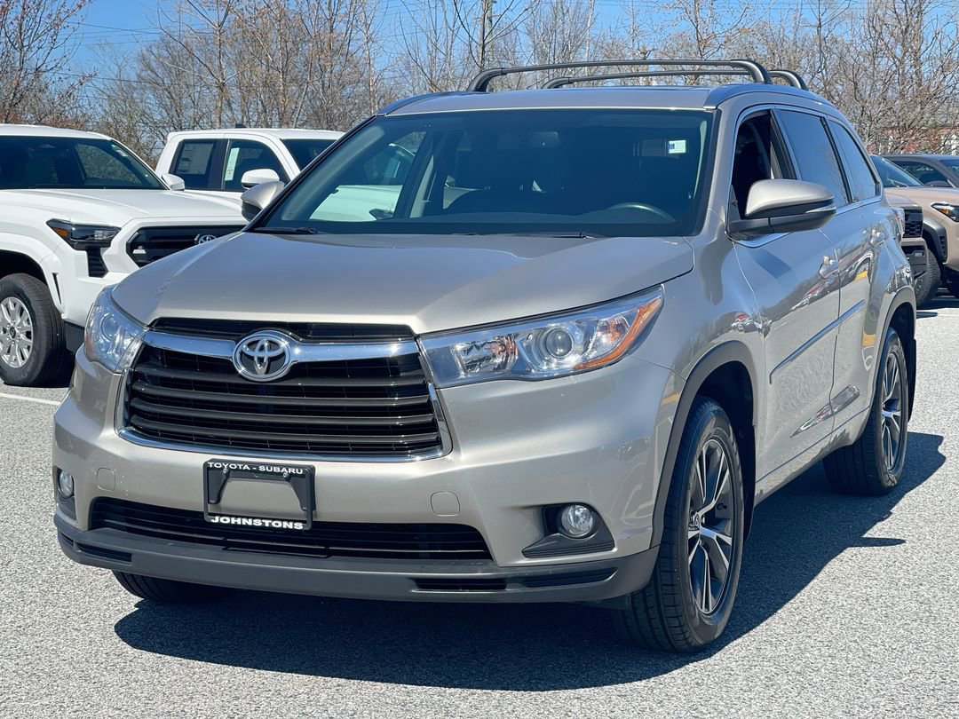 Used 2016 Toyota Highlander XLE with VIN 5TDJKRFH8GS291287 for sale in New Hampton, NY