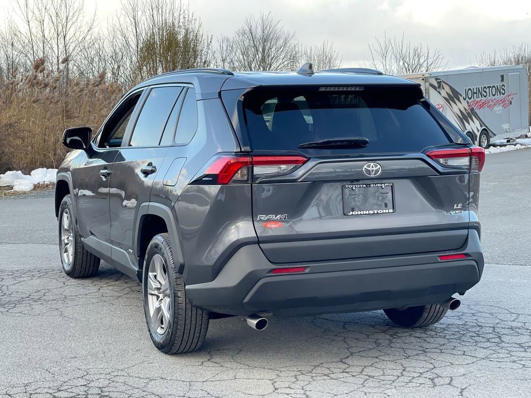 2025 Toyota RAV4 LE - Photo 13