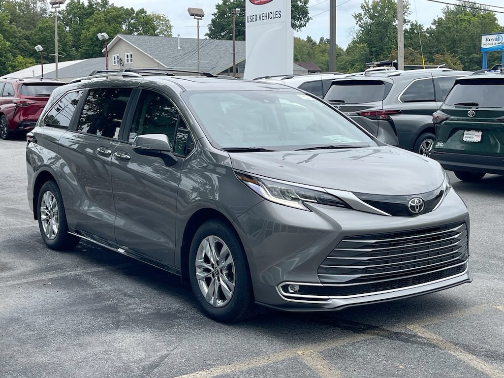 Used 2026 Toyota Sienna Limited 7 Passenger Van Passenger Van