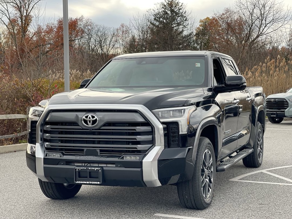 New 2026 Toyota Tundra Limited LIMITED CREWMAX 5.5