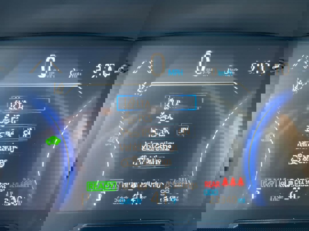 2025 Toyota RAV4 Hybrid LE photo 2