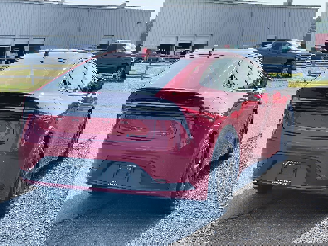 2024 Toyota Prius Prime SE - Photo 15