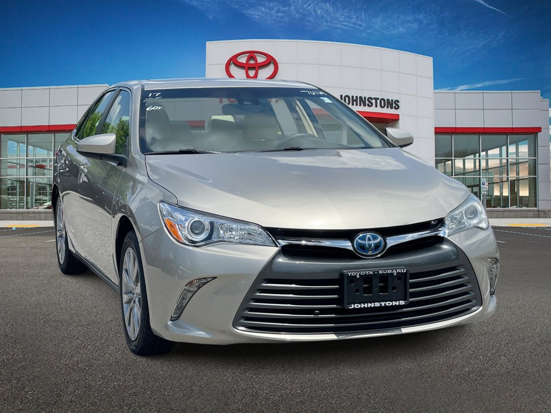 2017 Toyota Camry Hybrid Sedan 