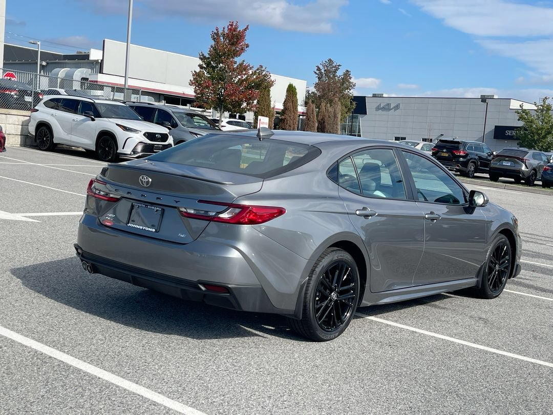 2026 Toyota Camry SE - Photo 15