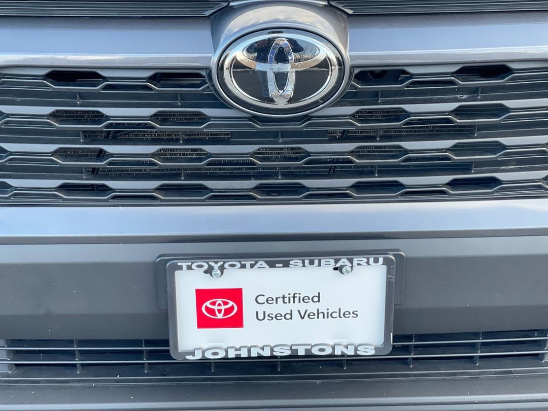 2025 Toyota RAV4 LE - Photo 18
