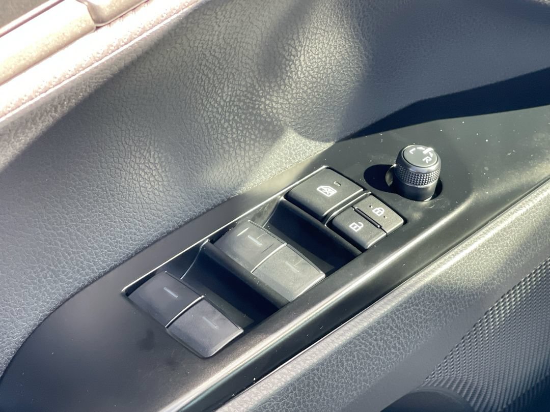 2026 Toyota Camry SE - Photo 21