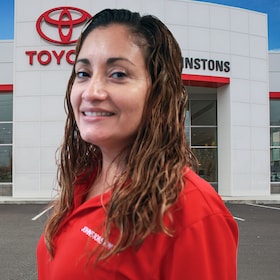 Staff member Roxana Molina from ID_e79359
