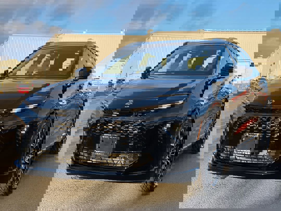2025 Toyota Crown Signia XLE photo 2