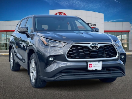 2022 Toyota Highlander LE SUV