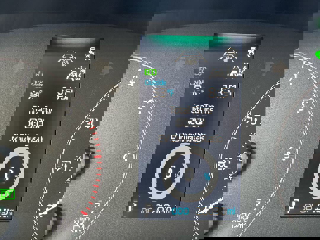 2025 Toyota Corolla Hybrid LE photo 3