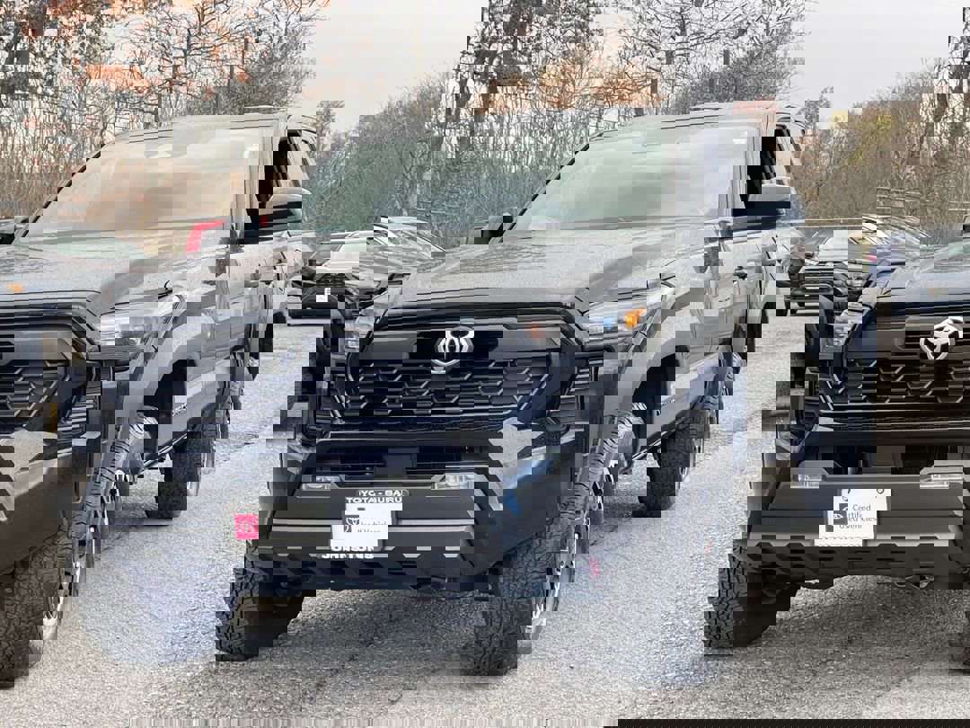 2025 Toyota Tacoma TRD photo 2