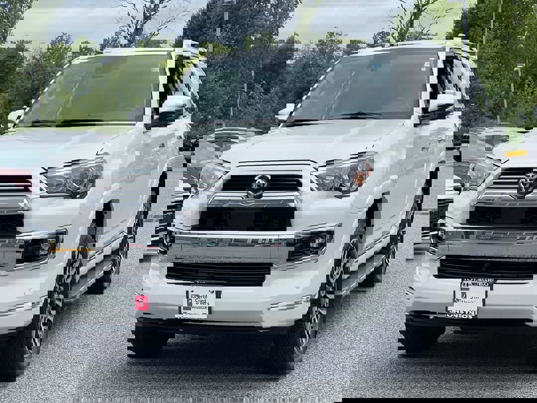 2023 Toyota 4Runner Limited photo 2