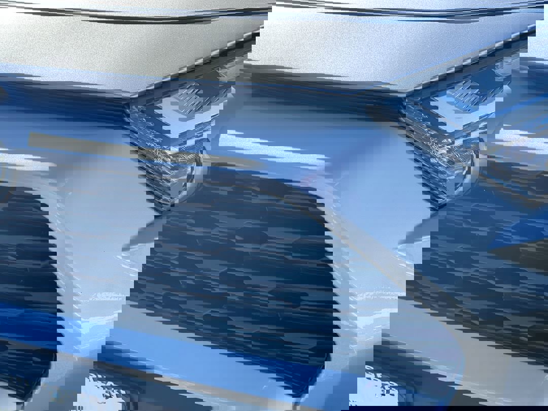 2025 Toyota RAV4 LE - Photo 16