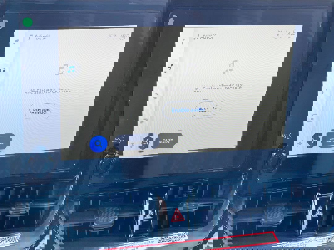 2026 Toyota Corolla Cross LE photo 4