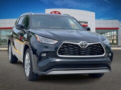 2026 Toyota Highlander Hybrid Platinum SUV