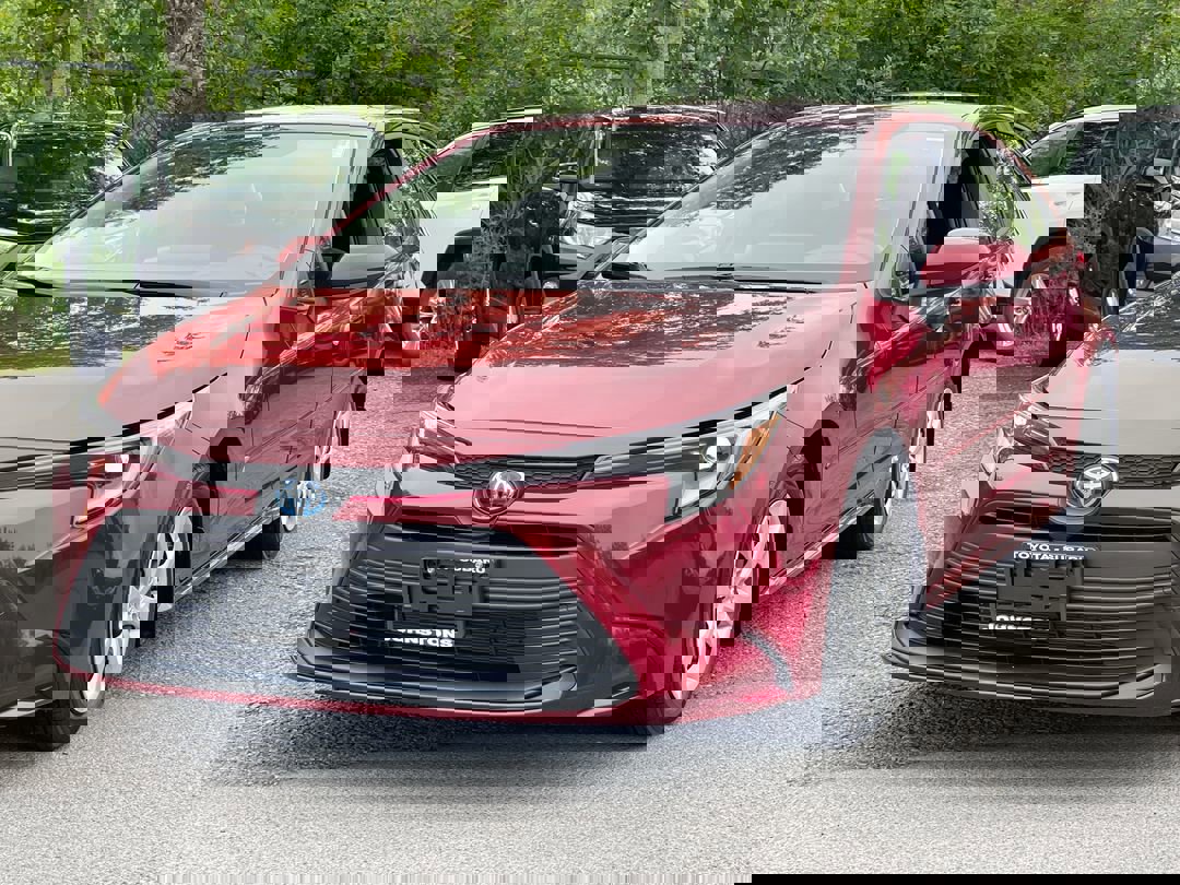 Used 2025 Toyota Corolla LE with VIN JTDBDMHE9S3018521 for sale in New Hampton, NY