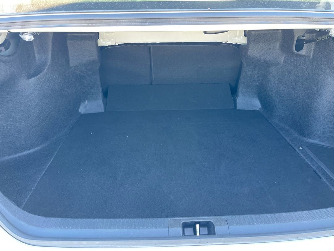 2025 Toyota Camry SE - Photo 16