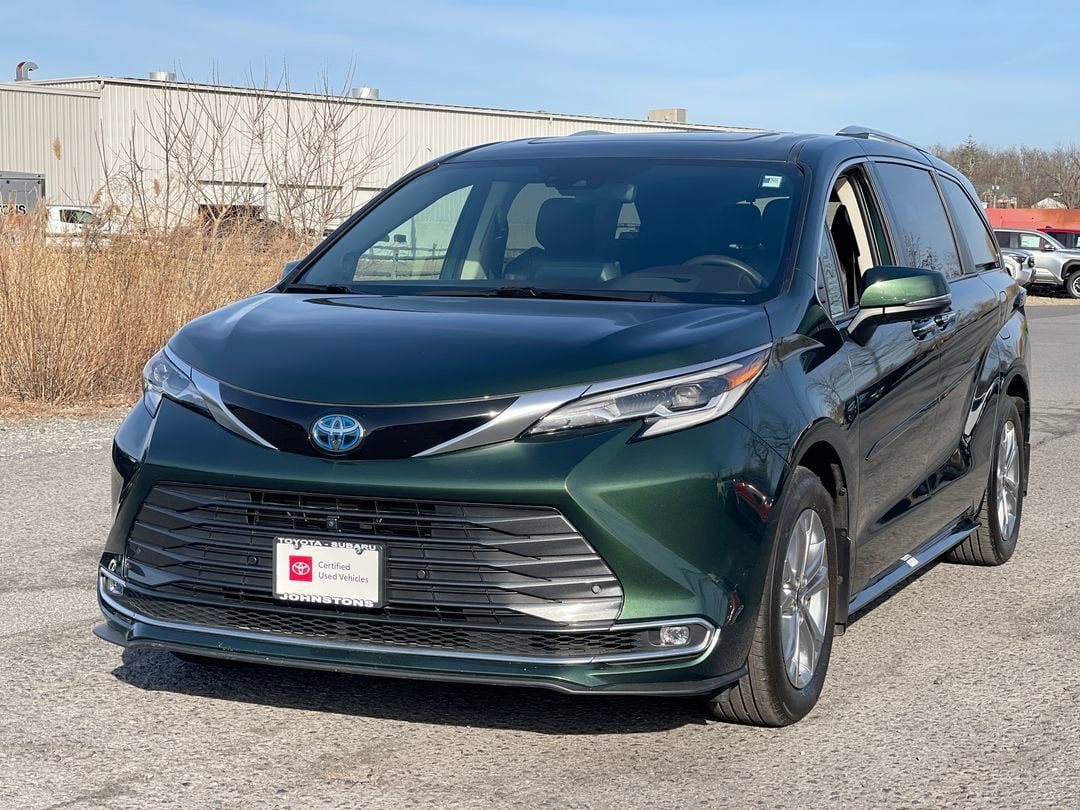 Certified 2022 Toyota Sienna Platinum with VIN 5TDESKFC5NS044934 for sale in New Hampton, NY