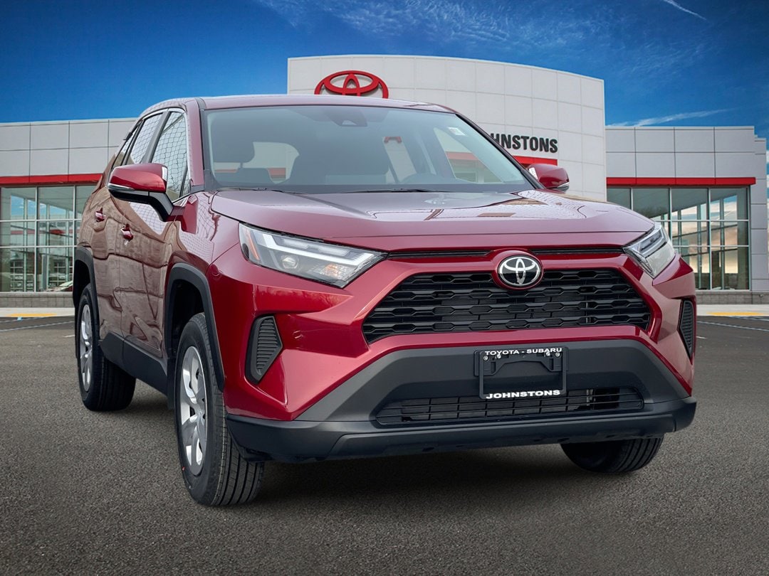 2025 Toyota RAV4 LE's photo