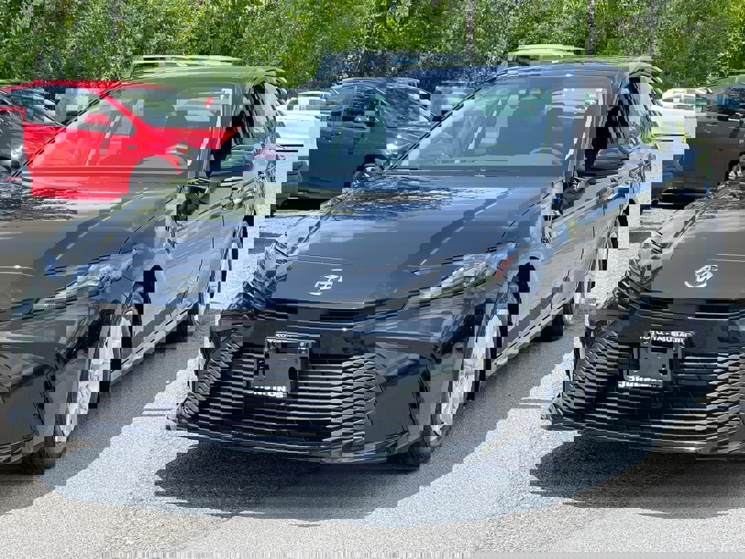 2025 Toyota Camry LE photo 2