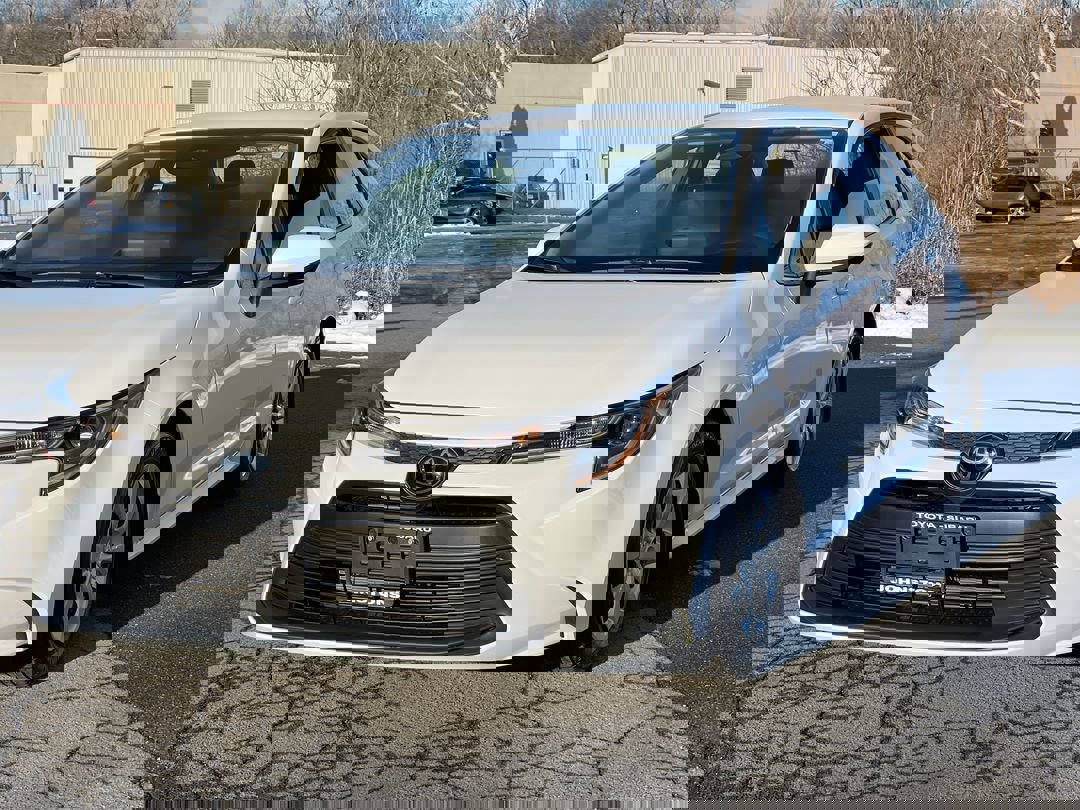 Used 2025 Toyota Corolla LE with VIN 5YFB4MDE1SP313366 for sale in Kansas City