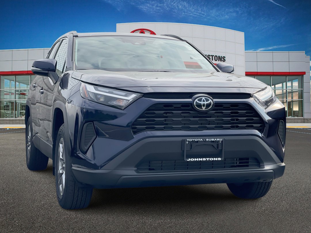2025 Toyota RAV4 XLE's photo