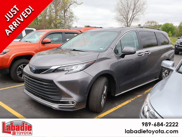 2023 Toyota Sienna Van Passenger Van 