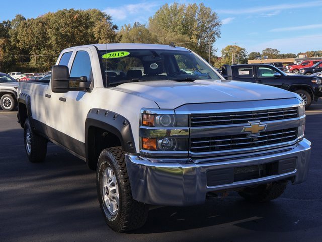 2015 Chevrolet Silverado 2500HD LT photo 2