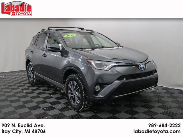 2016 Toyota RAV4 XLE's photo