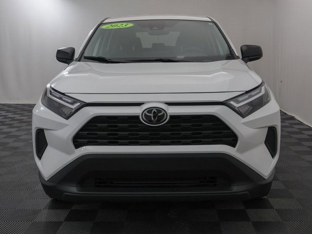 2023 Toyota RAV4 LE photo 2