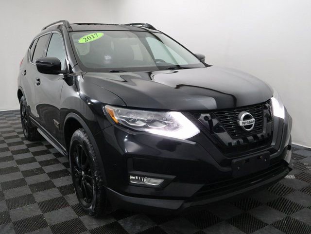 Used 2017 Nissan Rogue SV with VIN 5N1AT2MV1HC765723 for sale in Bay City, MI
