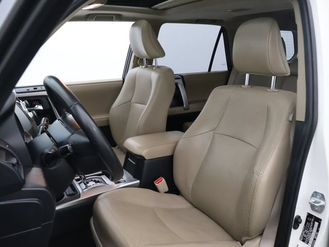 2017 Toyota 4Runner Limited - Photo 13