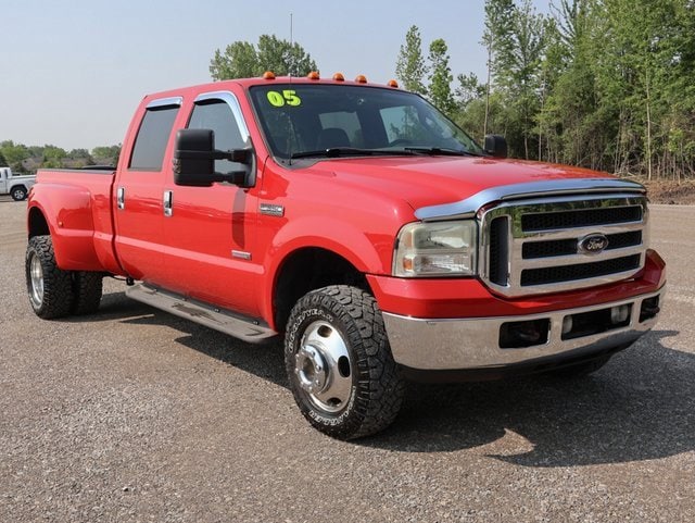 Used 2005 Ford F-350 Super Duty Lariat with VIN 1FTWW33P55ED04809 for sale in Bay City, MI