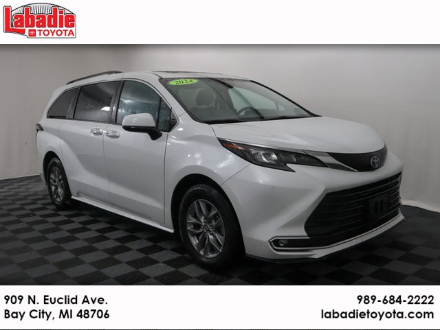 2024 Toyota Sienna Van Passenger Van 