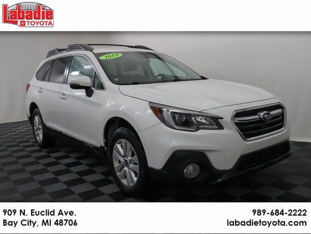 2019 Subaru Outback Premium's photo