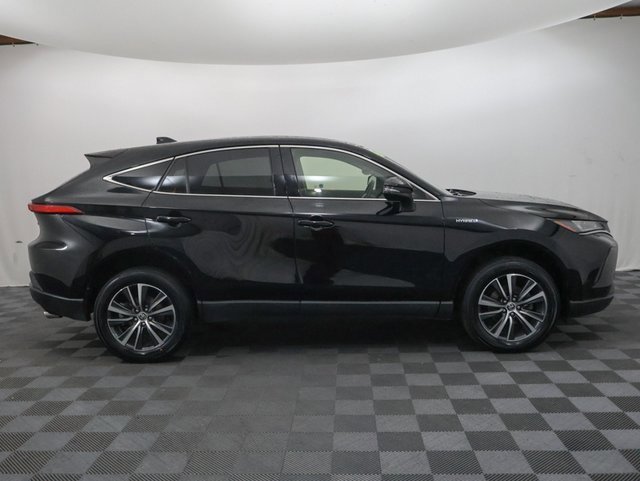 2021 Toyota Venza LE photo 3