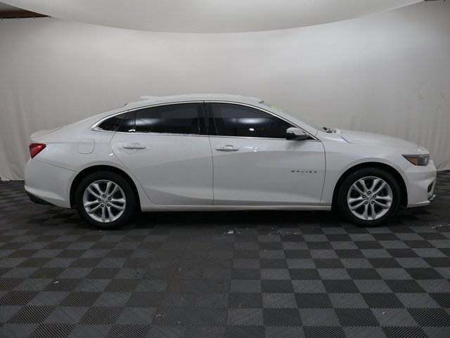 2016 Chevrolet Malibu 1LT photo 3