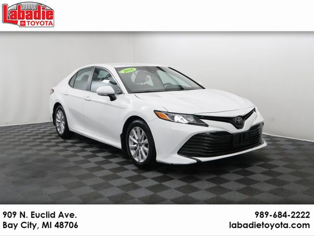 2018 Toyota Camry LE's photo